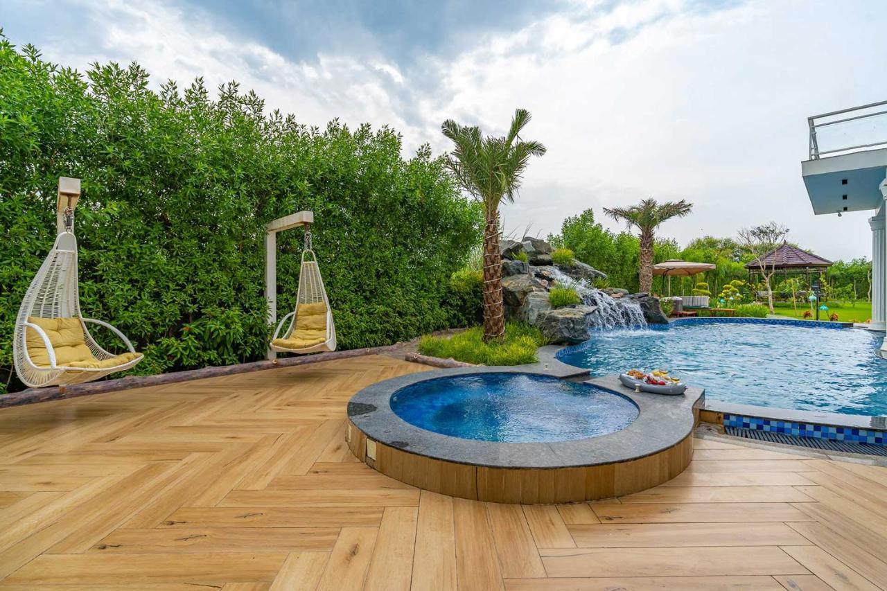 Stayvista At Serenity Farms With Pool, Lawn, Bonfire & Bbq Sohna Esterno foto