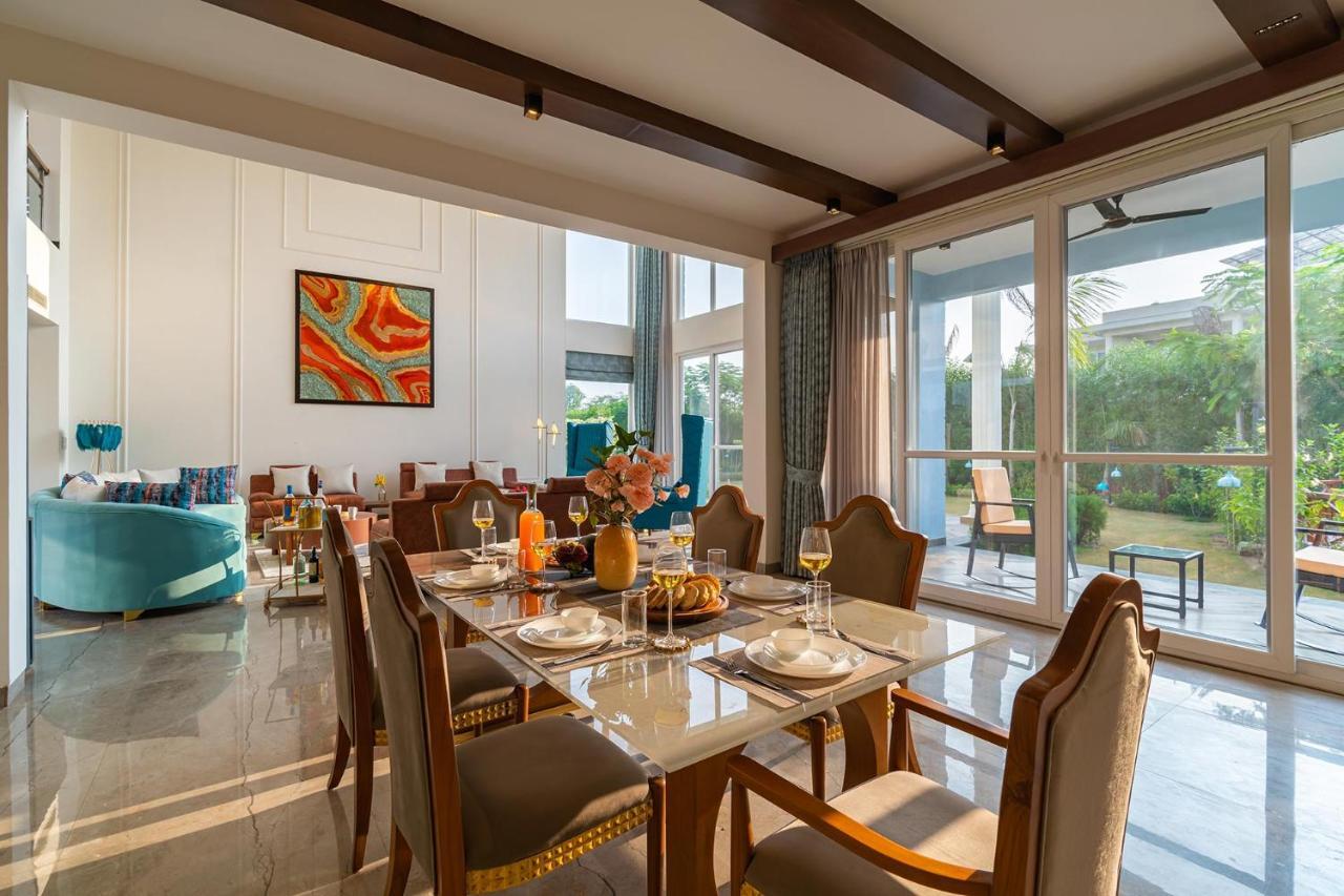 Stayvista At Serenity Farms With Pool, Lawn, Bonfire & Bbq Sohna Esterno foto