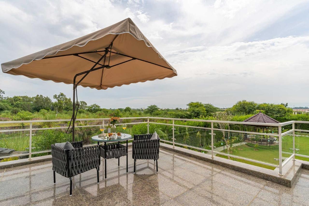 Stayvista At Serenity Farms With Pool, Lawn, Bonfire & Bbq Sohna Esterno foto