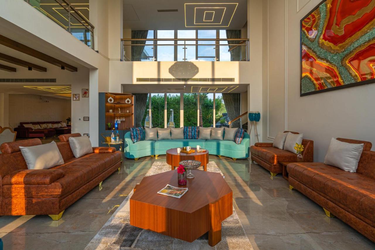 Stayvista At Serenity Farms With Pool, Lawn, Bonfire & Bbq Sohna Esterno foto