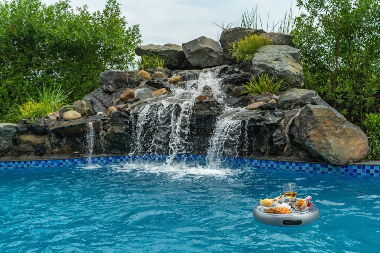 Stayvista At Serenity Farms With Pool, Lawn, Bonfire & Bbq Sohna Esterno foto