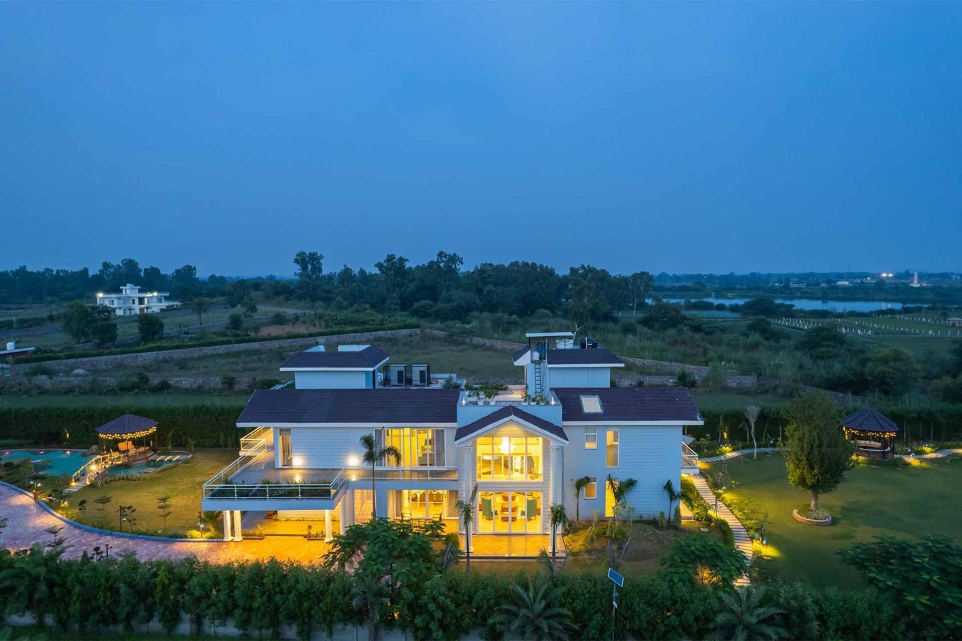 Stayvista At Serenity Farms With Pool, Lawn, Bonfire & Bbq Sohna Esterno foto